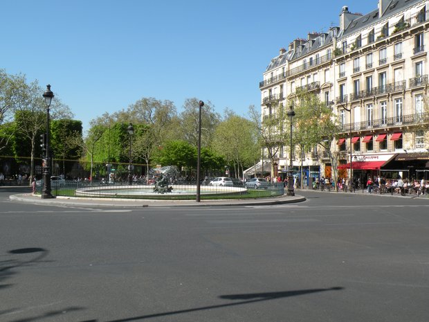  fontaine, place Edmond Rostand